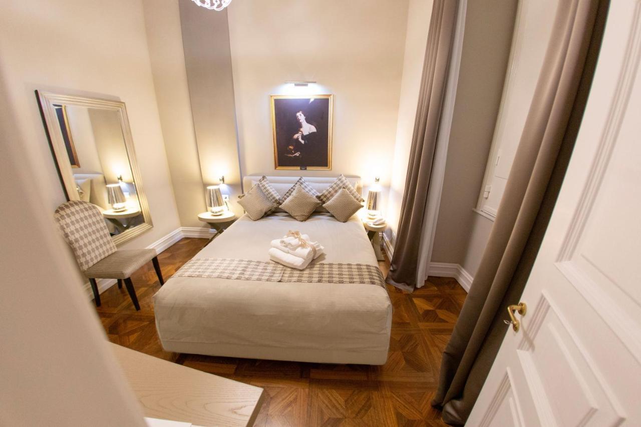 Leone Camere D'Autore - Chiaia Napels Buitenkant foto